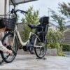 電動自転車の強風対策｜転倒を防ぐ停め方と保管の確認ポイントに関する電動自転車の場面