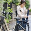 電動自転車で傘を持ち運ぶ方法｜収納と固定で気をつけたいことに関する電動自転車の場面