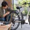 電動自転車のDIYはどこまで？手入れと改造を分けて考えるに関する電動自転車の場面