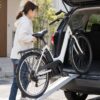 電動自転車の持ち上げ方｜段差・車載で腰を痛めない手順と注意点に関する電動自転車の場面